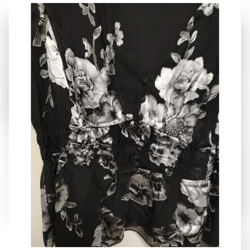 White House Black Market Silk Blend Metallic Flower Blouse XL - Picture 5 of 11